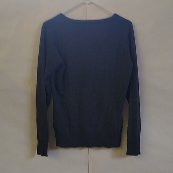 Victor Alfaro 100% Wool gray V-neck sweater - Picture 6 of 6